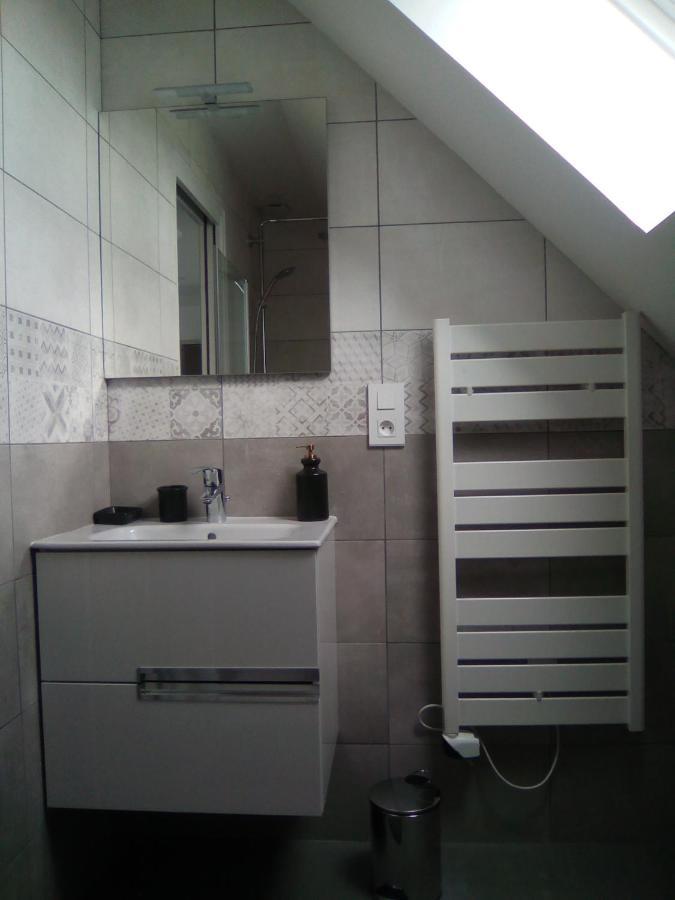 L'Escapade Lochoise Bed & Breakfast Genille Exterior photo