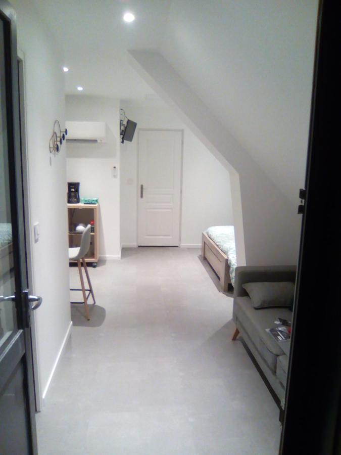 L'Escapade Lochoise Bed & Breakfast Genille Exterior photo